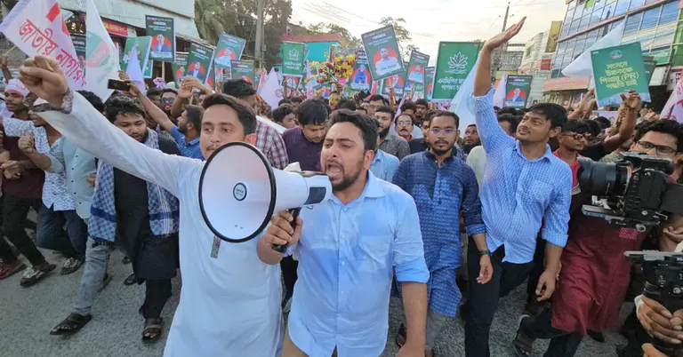 পুশ ইন করতে হলে হাসিনা ও তার দোসরদের পাঠান: নাহিদ ইসলাম